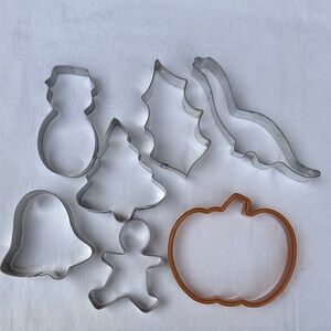 Festive Cookie Cutters Metal (& one plastic)
